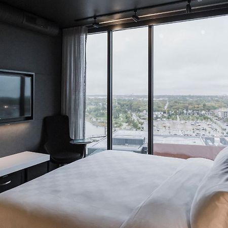 Alt Hotel Саскатун Экстерьер фото