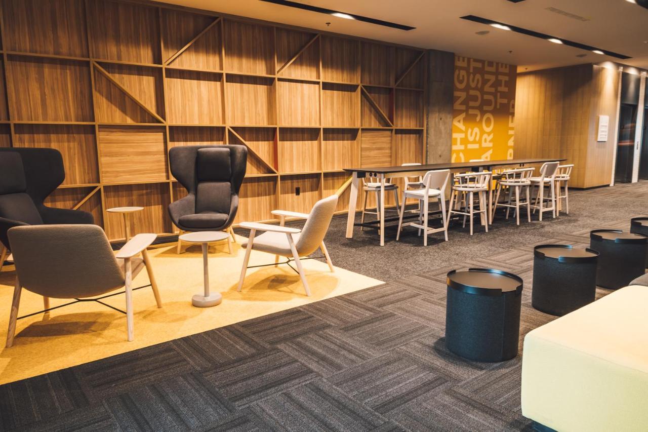 Alt Hotel Саскатун Экстерьер фото