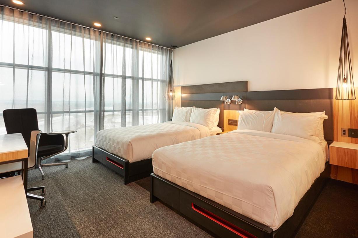 Alt Hotel Саскатун Экстерьер фото