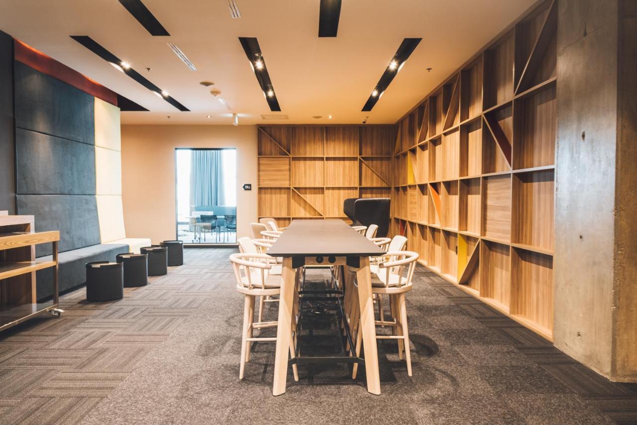Alt Hotel Саскатун Экстерьер фото