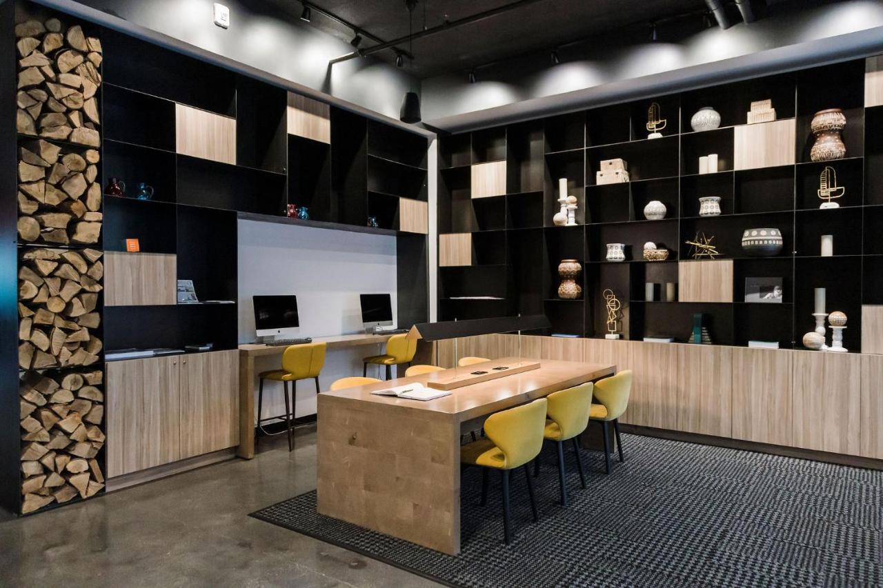 Alt Hotel Саскатун Экстерьер фото